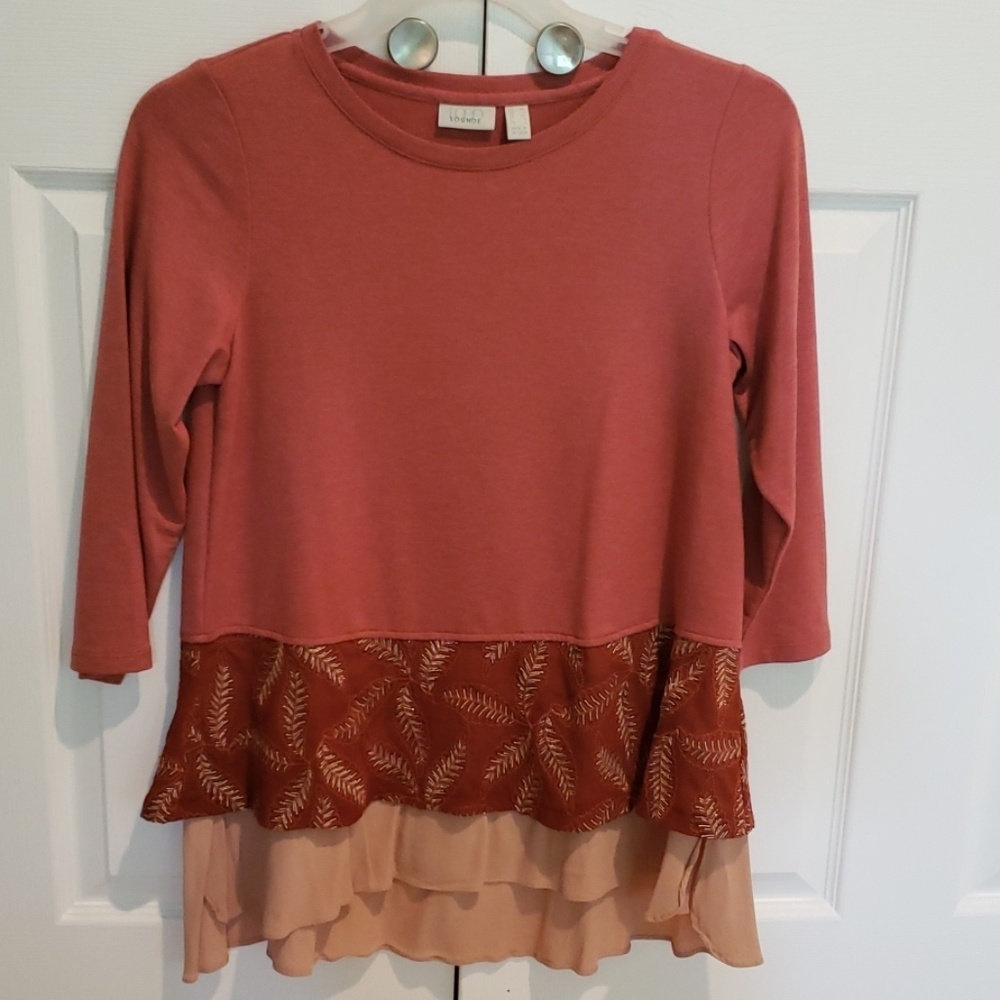 LOGO Lounge 3/4 sleeve top with embroidered trim